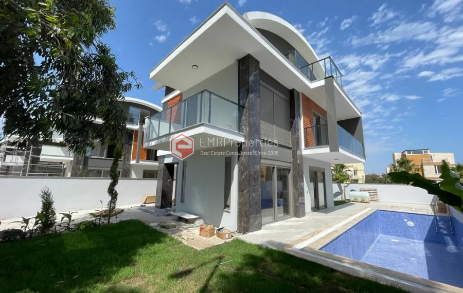 Off-Plan freistehende Luxusvilla zum Verkauf in der beliebten Golfanlage in Belek Antalya