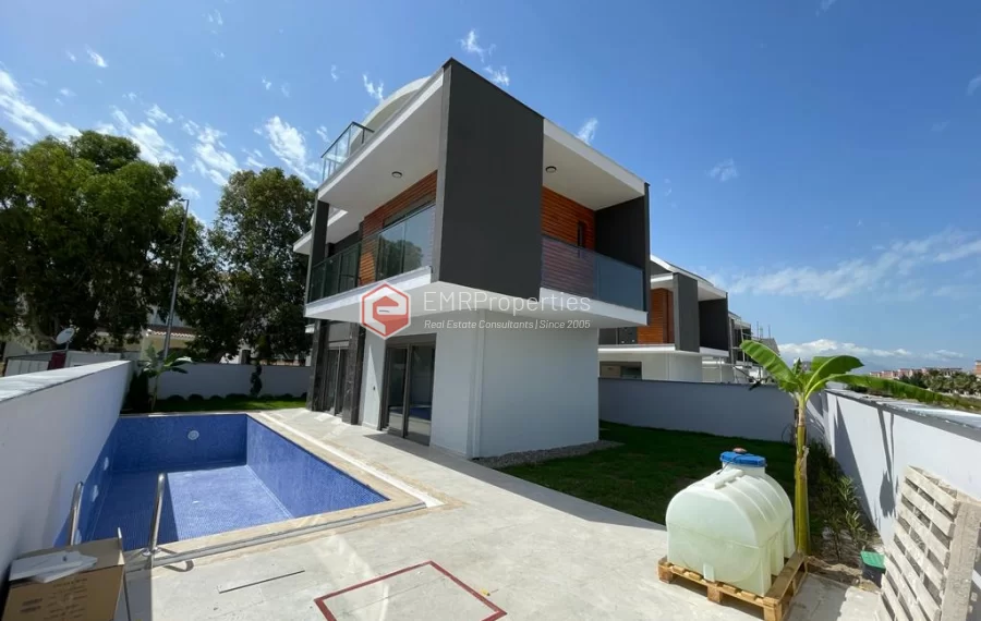 Off-Plan freistehende Luxusvilla zum Verkauf in der beliebten Golfanlage in Belek Antalya