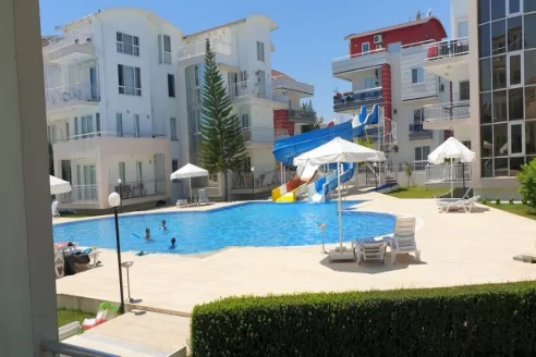 Komplett eingerichtetes Penthouse mit 3 Schlafzimmern in einem Ferienkomplex in Belek Antalya
