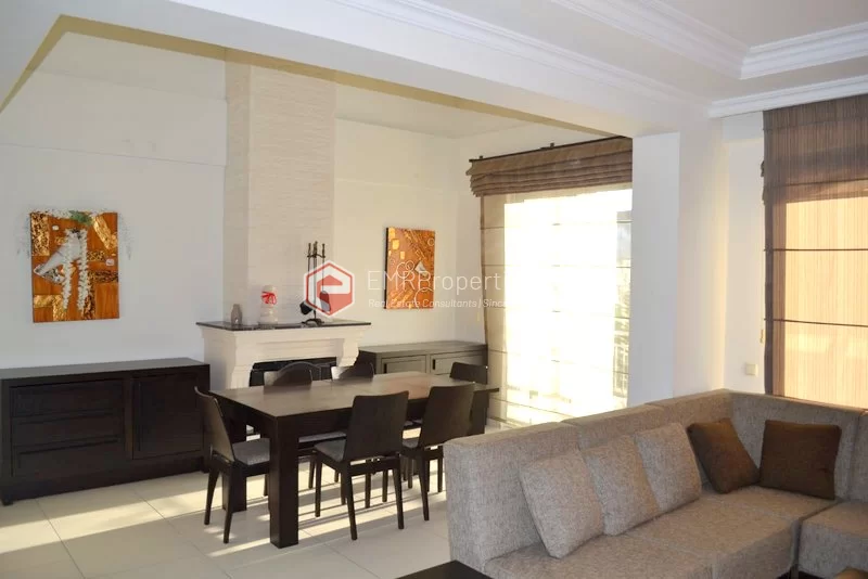 Komplett eingerichtetes Penthouse mit 3 Schlafzimmern in einem Ferienkomplex in Belek Antalya