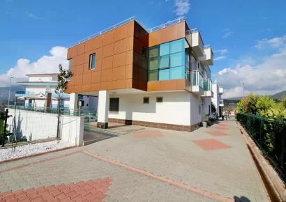 Big Villa with 5 Bedrooms in a very Green Neighborhood