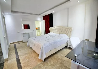 Big Villa with 5 Bedrooms in a very Green Neighborhood