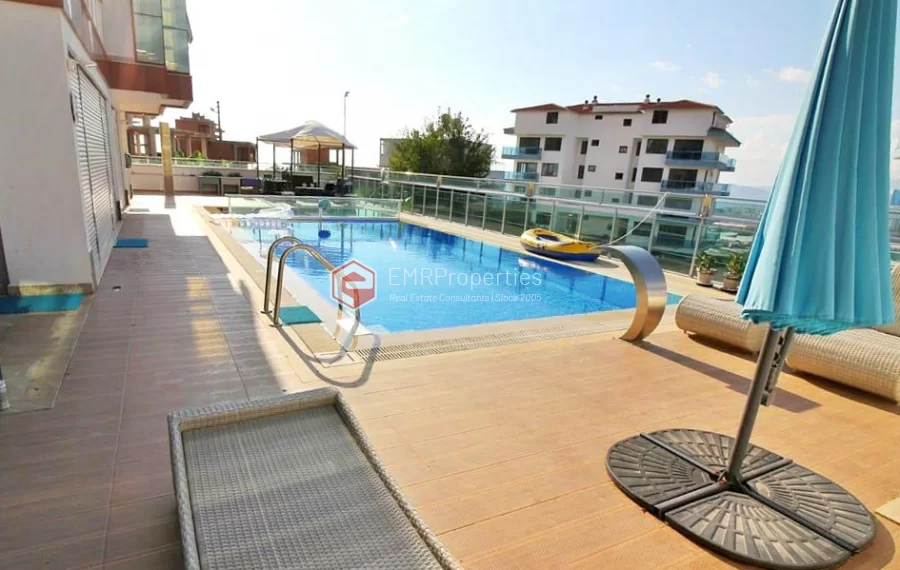 Große Villa mit 5 Schlafzimmern in einer sehr grünen Nachbarschaft