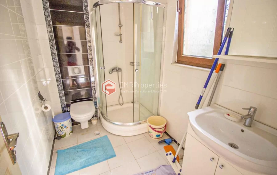 Freistehende Triplex Villa mit privatem Pool zum Verkauf in Kemer
