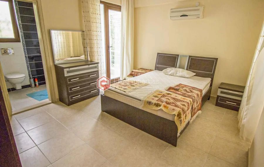 Freistehende Triplex Villa mit privatem Pool zum Verkauf in Kemer