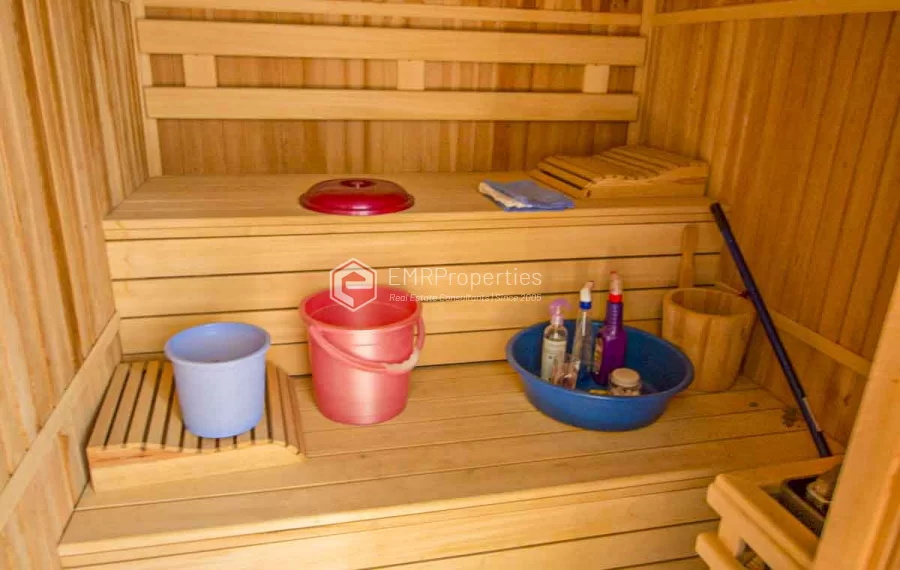 Freistehende Triplex Villa mit privatem Pool zum Verkauf in Kemer