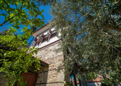 Exclusive historical villa on the castle for sale in Alanya