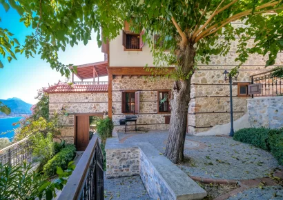 Exclusive historical villa on the castle for sale in Alanya