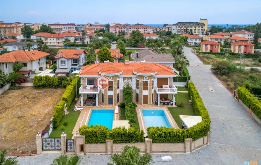 Luksuzna dizajnerska vila sa 3 spavaće sobe na prodaju u Beleku