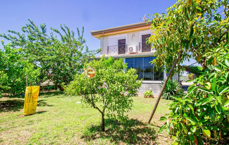 4 bedroom private villa in a large plot for sale in Side Antalya