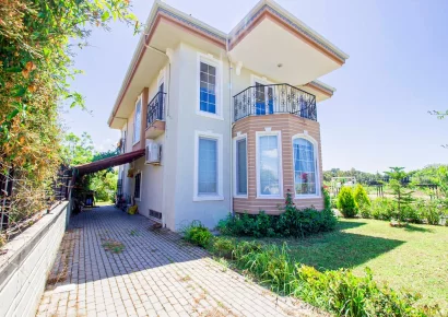 4 bedroom private villa in a large plot for sale in Side Antalya