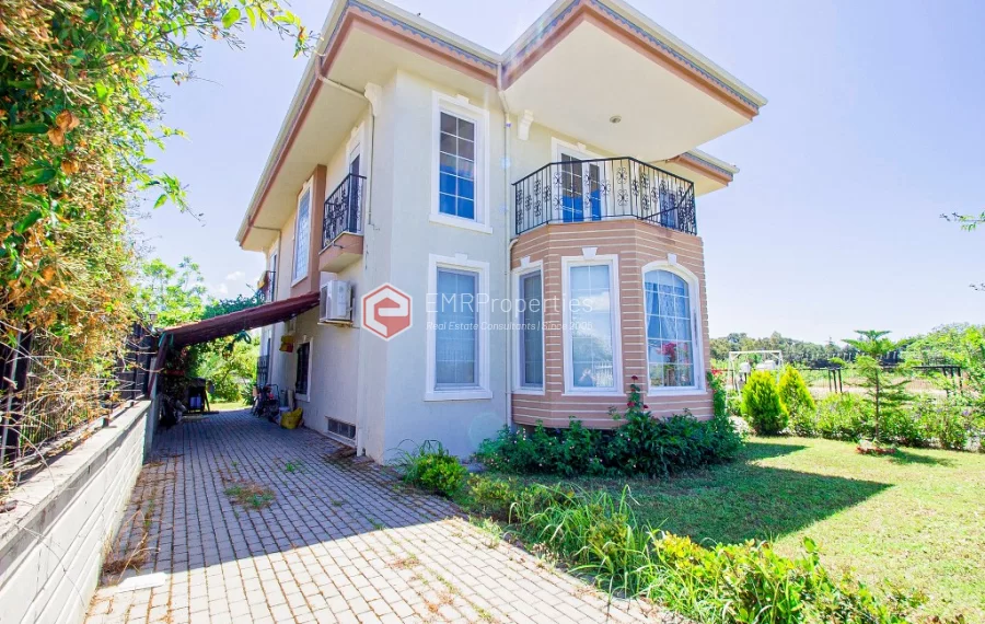 4 bedroom private villa in a large plot for sale in Side Antalya