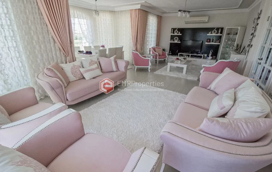 4 bedroom private villa in a large plot for sale in Side Antalya