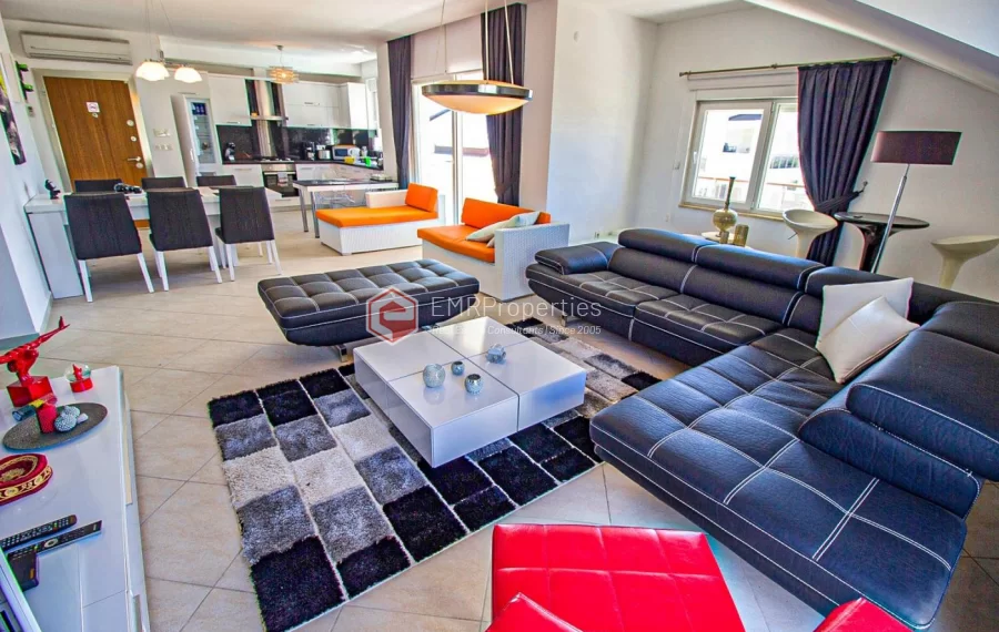 Komfortable möblierte Penthouse Wohnung zum Verkauf in Side