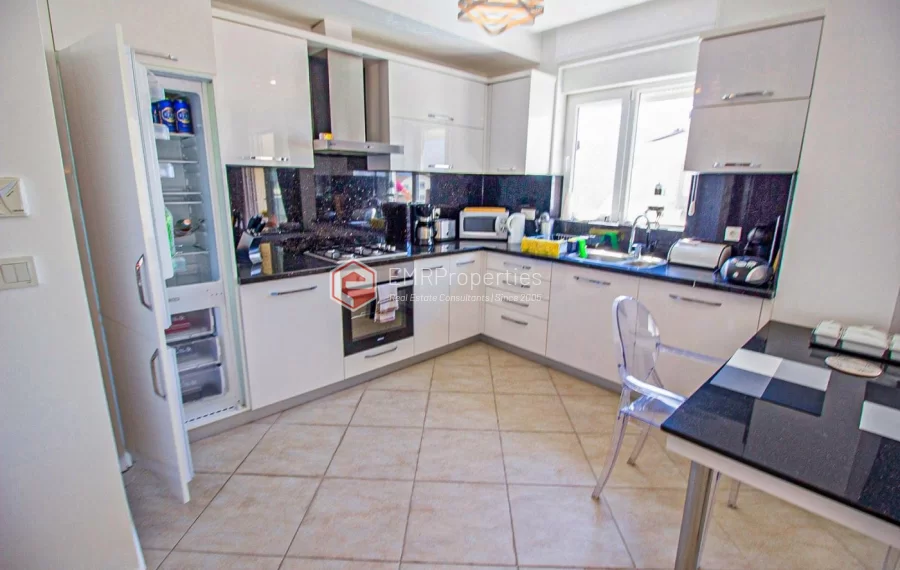 Komfortable möblierte Penthouse Wohnung zum Verkauf in Side