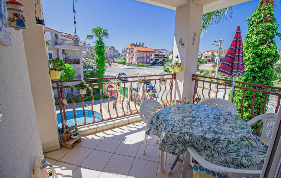 Geräumiges Penthouse mit Blick auf die Natur zum Verkauf in Antalya Side