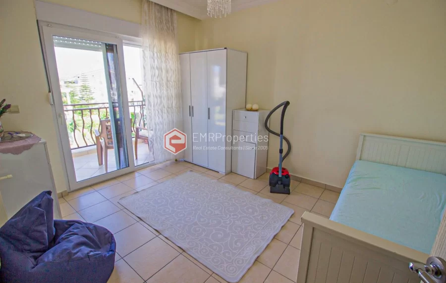 Geräumiges Penthouse mit Blick auf die Natur zum Verkauf in Antalya Side