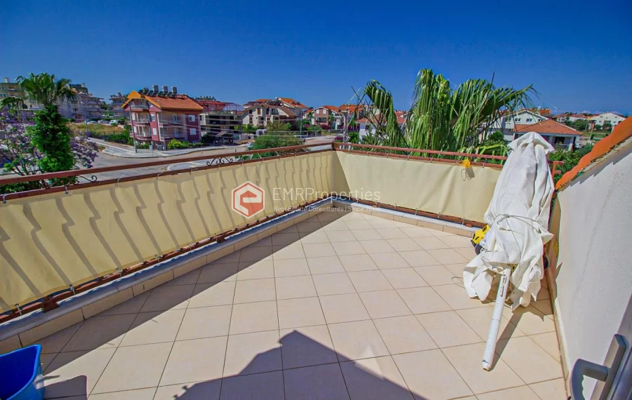 Geräumiges Penthouse mit Blick auf die Natur zum Verkauf in Antalya Side