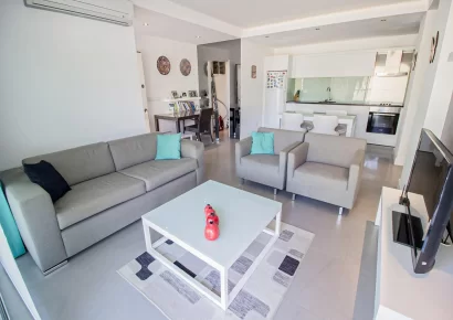 Moderne Maisonette Penthouse-Villa mit privatem Pool zum Verkauf in Side