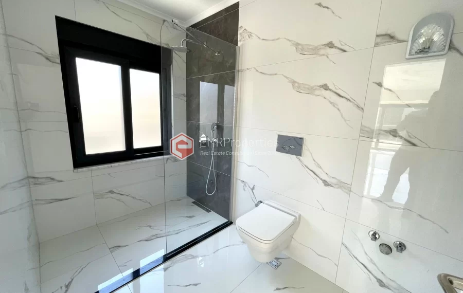 Качественный дуплекс пентхауса с 3 спальнями на продажу в Тепе Аланья