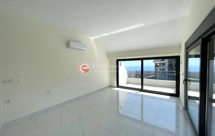 Качественный дуплекс пентхауса с 3 спальнями на продажу в Тепе Аланья