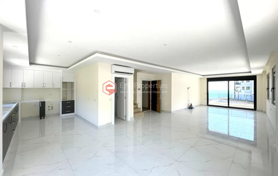 Качественный дуплекс пентхауса с 3 спальнями на продажу в Тепе Аланья