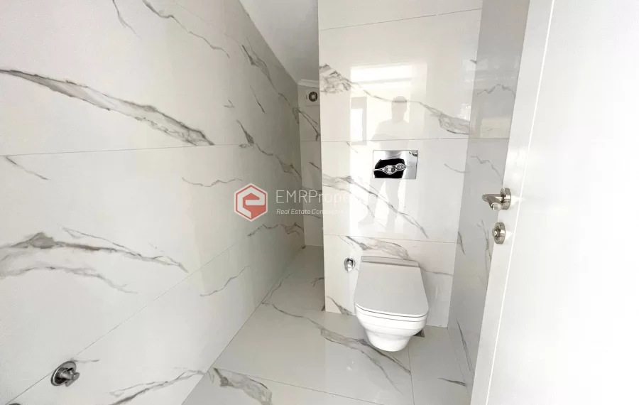 Качественный дуплекс пентхауса с 3 спальнями на продажу в Тепе Аланья