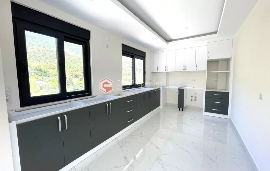 Качественный дуплекс пентхауса с 3 спальнями на продажу в Тепе Аланья