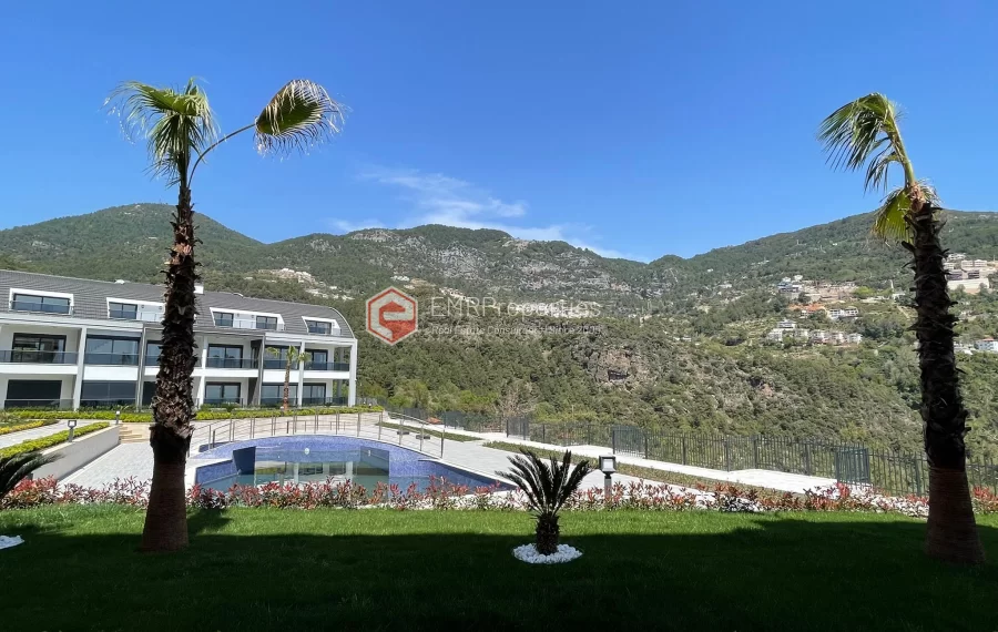 Качественный дуплекс пентхауса с 3 спальнями на продажу в Тепе Аланья