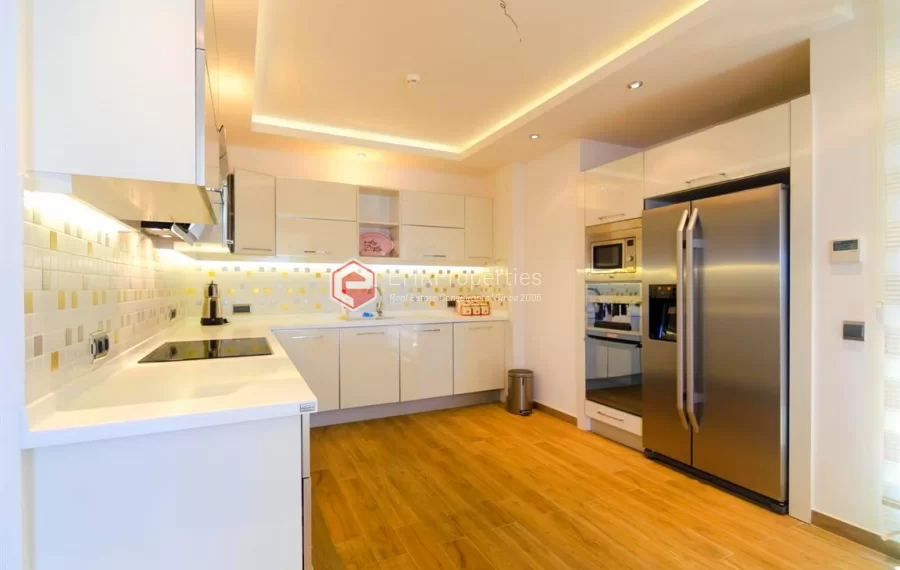 Zeitgenössische Wohnvilla mit 6 Zimmer zum Verkauf in Konakli