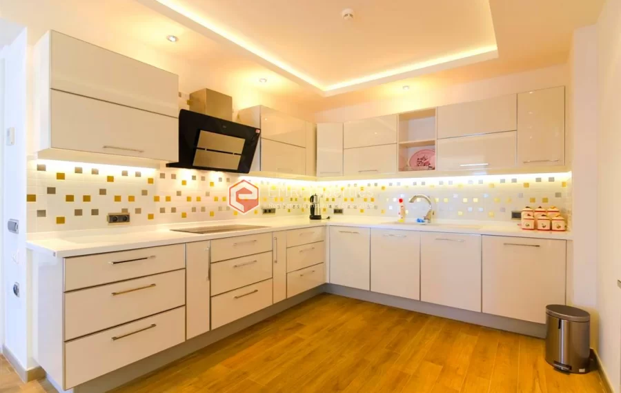 Zeitgenössische Wohnvilla mit 6 Zimmer zum Verkauf in Konakli