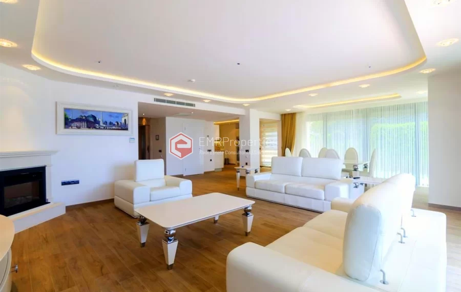 Zeitgenössische Wohnvilla mit 6 Zimmer zum Verkauf in Konakli