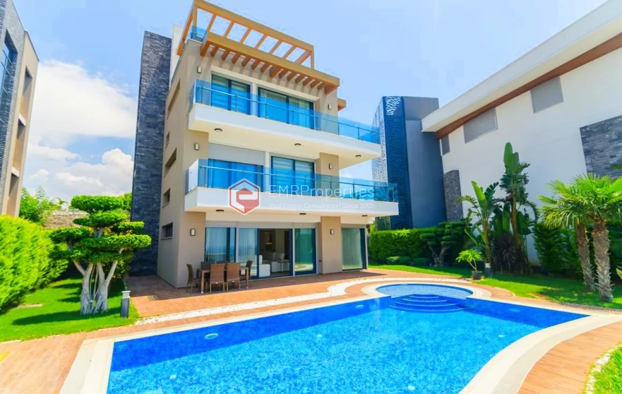 Zeitgenössische Wohnvilla mit 6 Zimmer zum Verkauf in Konakli