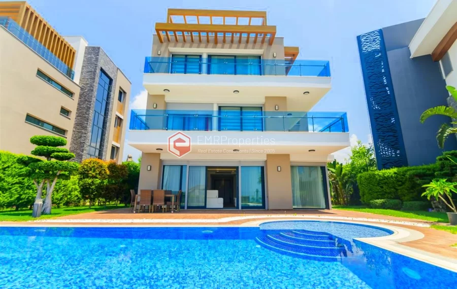 Zeitgenössische Wohnvilla mit 6 Zimmer zum Verkauf in Konakli