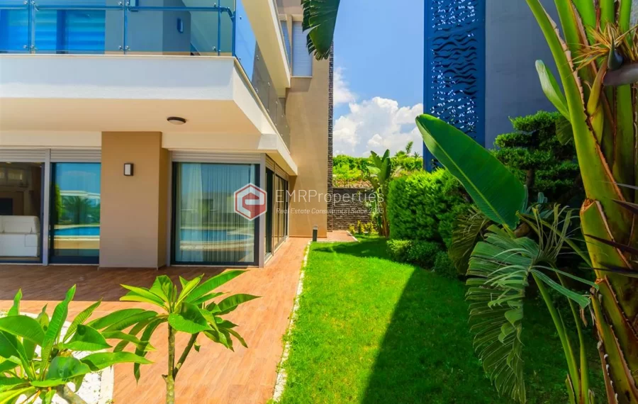 Zeitgenössische Wohnvilla mit 6 Zimmer zum Verkauf in Konakli