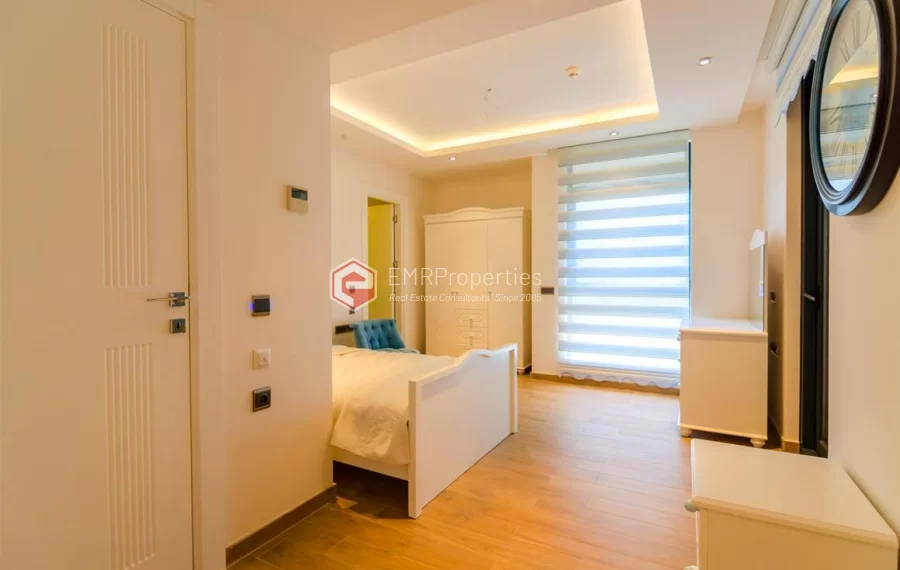 Zeitgenössische Wohnvilla mit 6 Zimmer zum Verkauf in Konakli