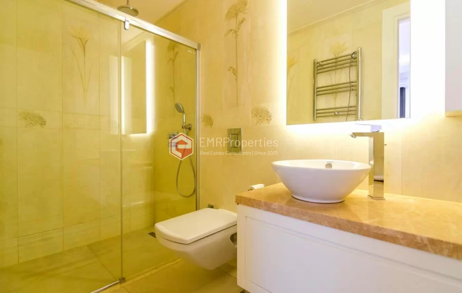 Zeitgenössische Wohnvilla mit 6 Zimmer zum Verkauf in Konakli