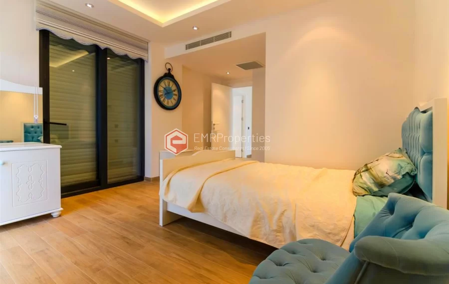 Zeitgenössische Wohnvilla mit 6 Zimmer zum Verkauf in Konakli