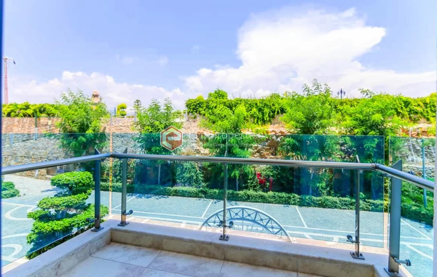 Zeitgenössische Wohnvilla mit 6 Zimmer zum Verkauf in Konakli