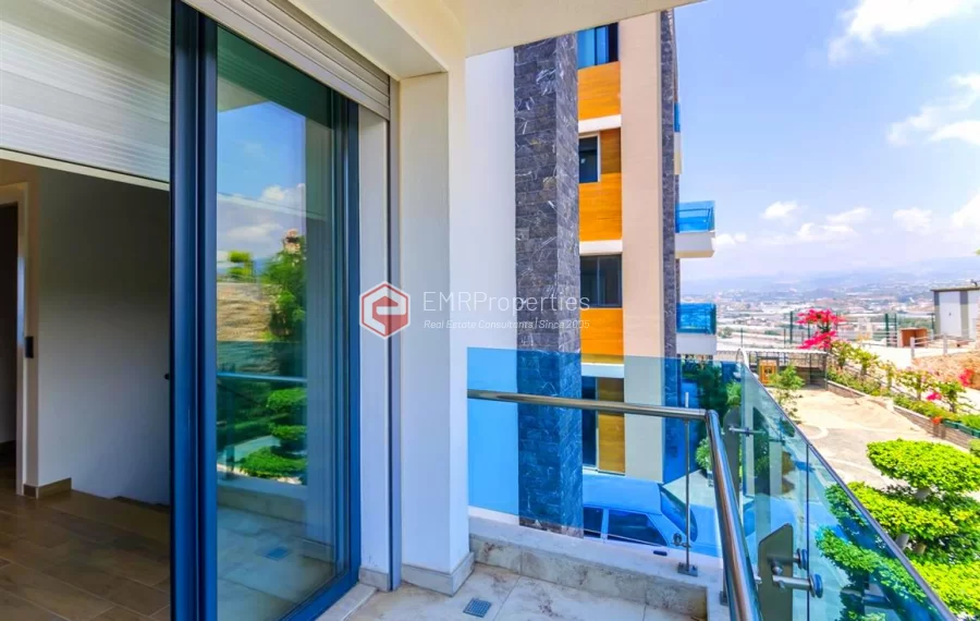 Zeitgenössische Wohnvilla mit 6 Zimmer zum Verkauf in Konakli