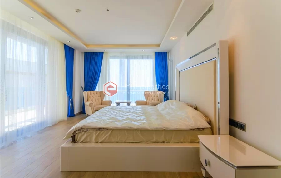 Zeitgenössische Wohnvilla mit 6 Zimmer zum Verkauf in Konakli