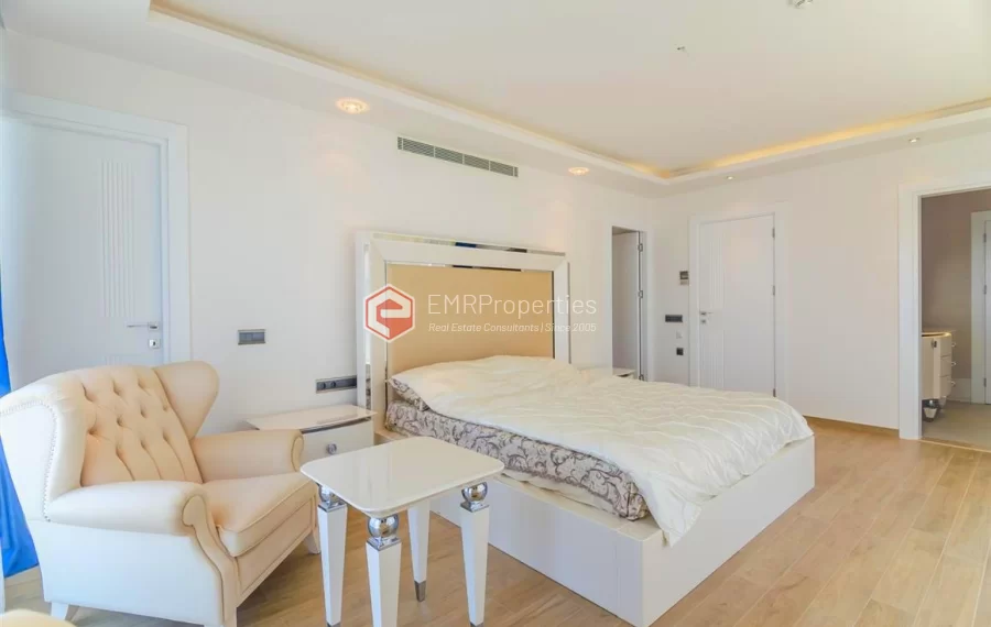 Zeitgenössische Wohnvilla mit 6 Zimmer zum Verkauf in Konakli