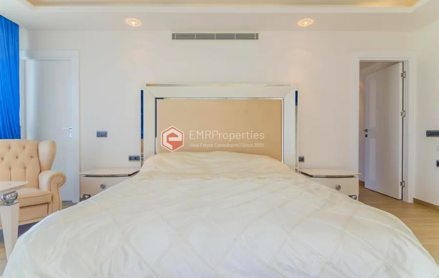 Zeitgenössische Wohnvilla mit 6 Zimmer zum Verkauf in Konakli