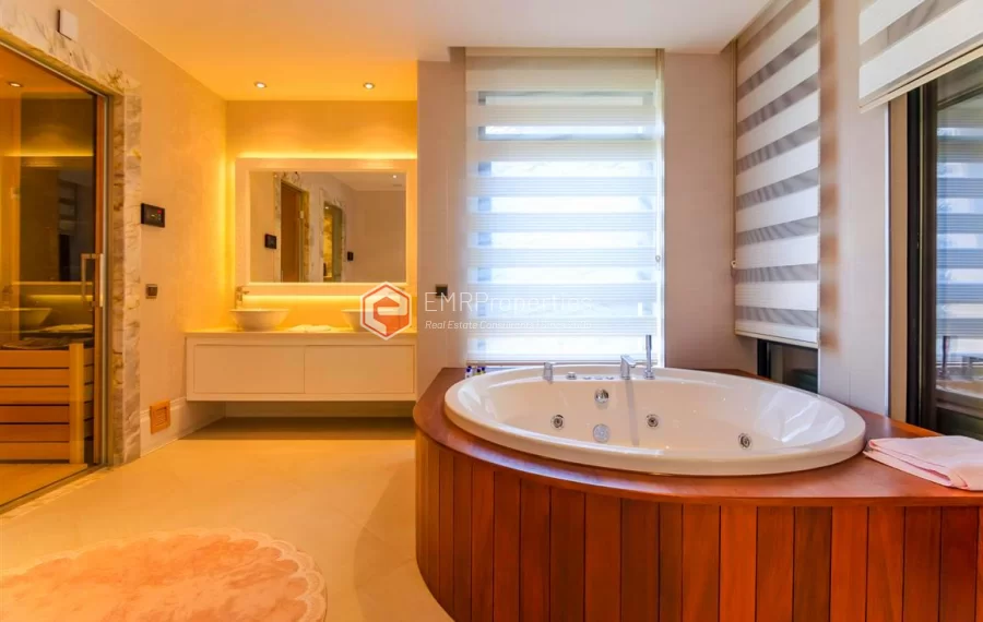 Zeitgenössische Wohnvilla mit 6 Zimmer zum Verkauf in Konakli