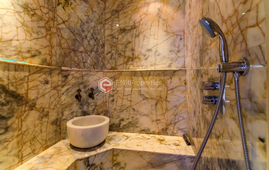 Zeitgenössische Wohnvilla mit 6 Zimmer zum Verkauf in Konakli