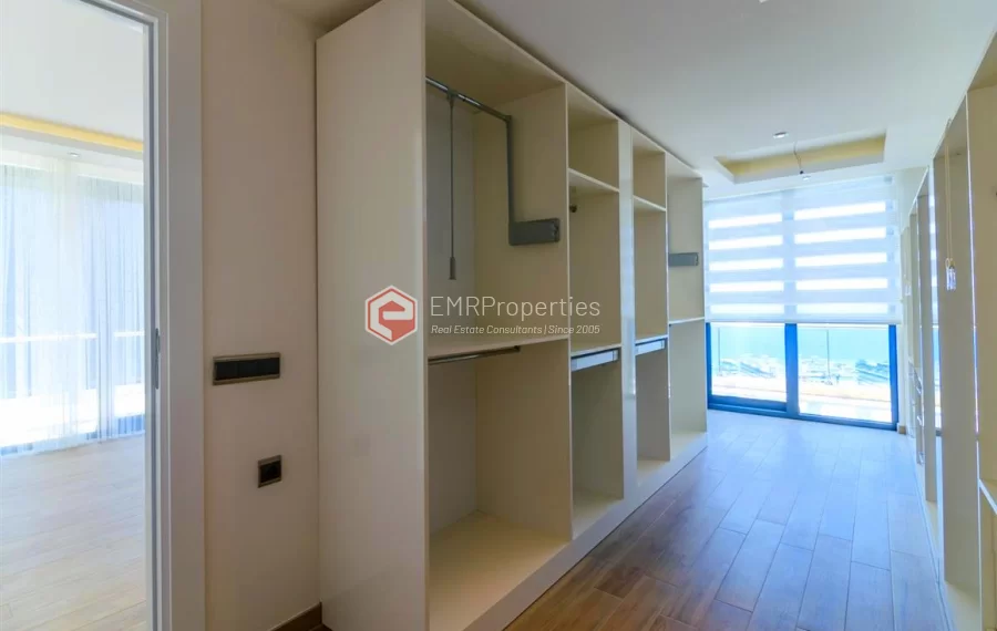 Zeitgenössische Wohnvilla mit 6 Zimmer zum Verkauf in Konakli