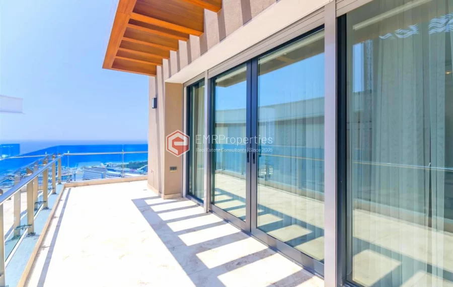 Zeitgenössische Wohnvilla mit 6 Zimmer zum Verkauf in Konakli