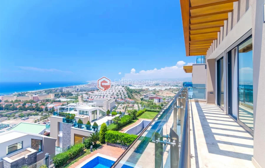 Zeitgenössische Wohnvilla mit 6 Zimmer zum Verkauf in Konakli