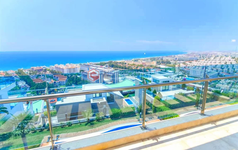 Zeitgenössische Wohnvilla mit 6 Zimmer zum Verkauf in Konakli