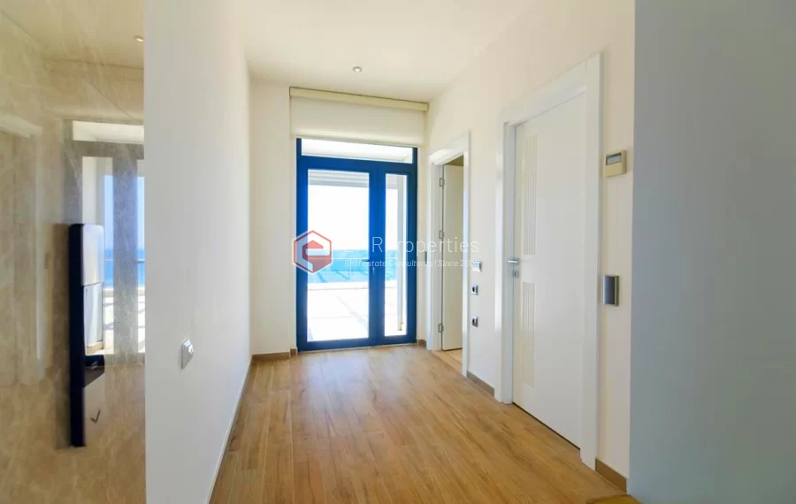 Zeitgenössische Wohnvilla mit 6 Zimmer zum Verkauf in Konakli